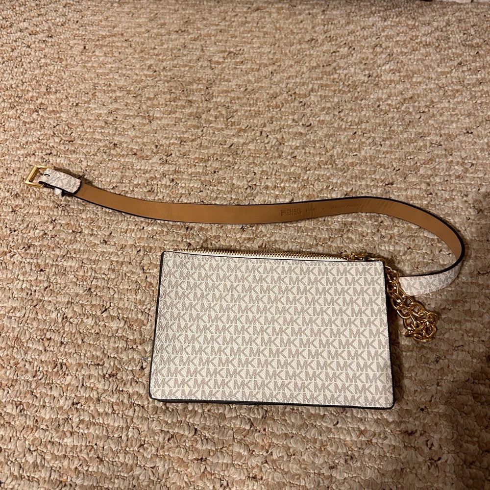 Belt bag never used